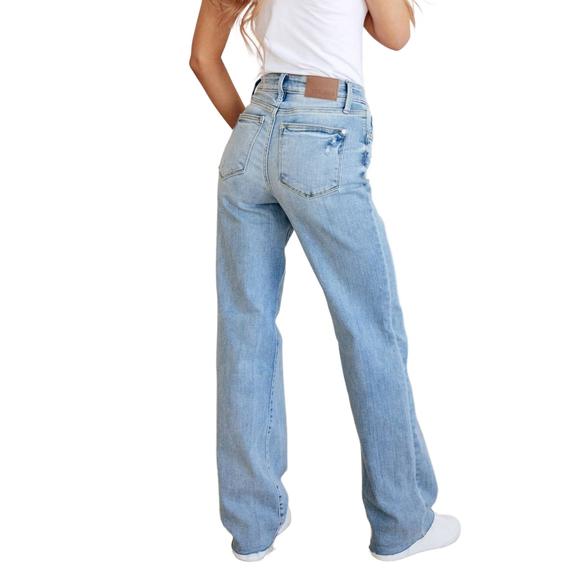 NEW JUDY BLUE high rise v front waistband straight jeans in light wash - Picture 3 of 4